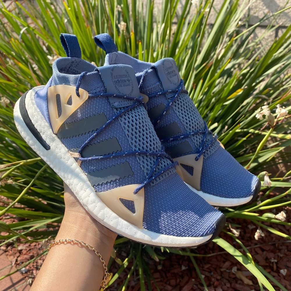 Adidas Women’s ARKYN SHOES size 6.5